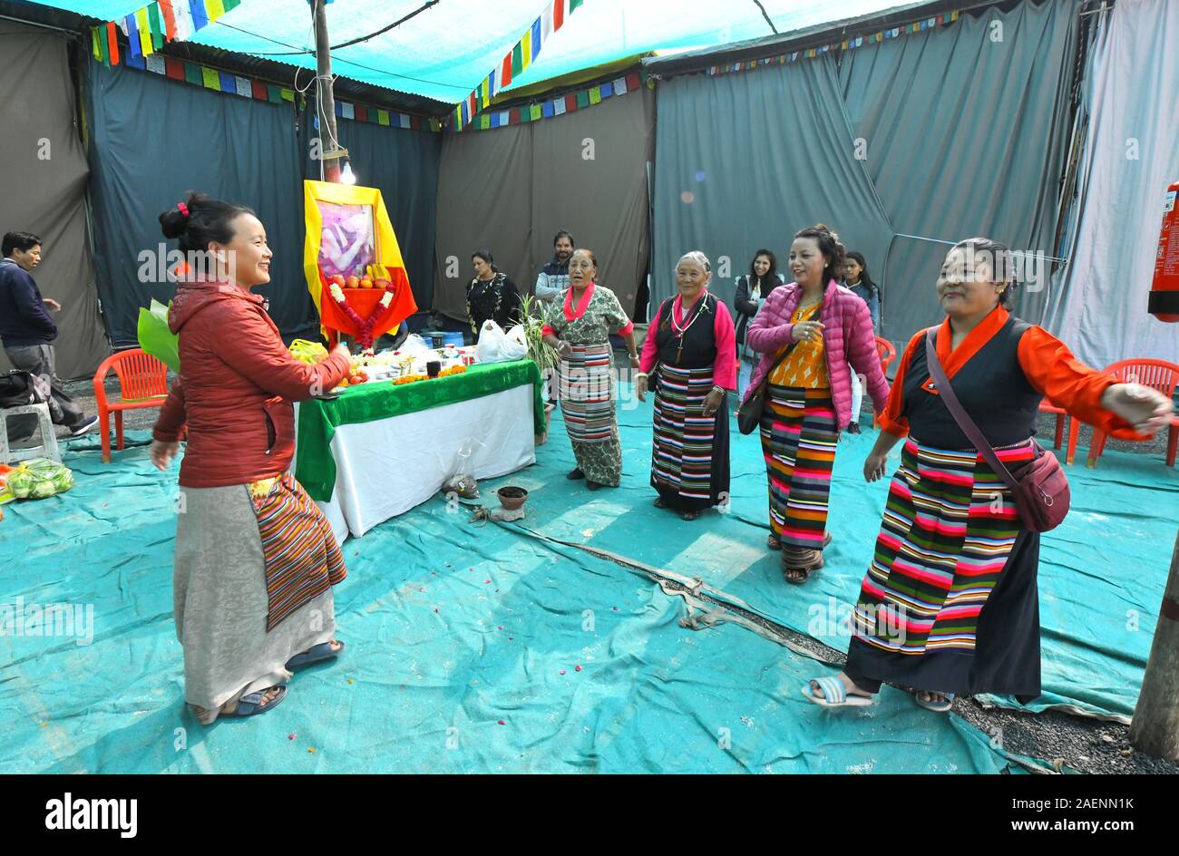 Les Tibétains en exil de célébrer le 30e anniversaire de l'attribution des Prix Nobel de la paix au Dalaï-lama et pour marquer la Journée des droits de l'homme Monde à Beawar. Banque D'Images