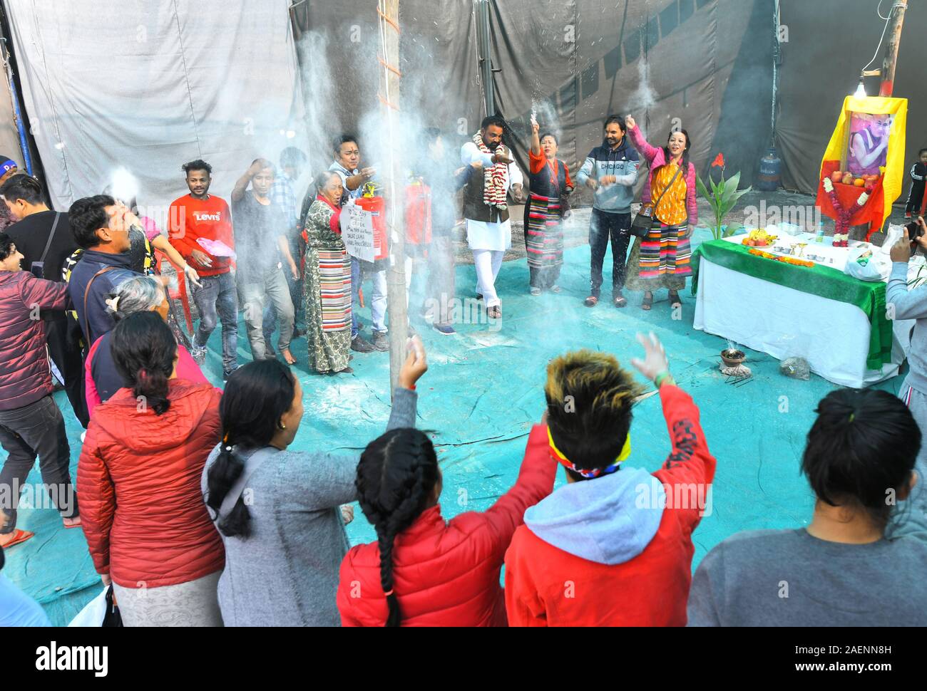 Les Tibétains en exil avec les Indiens célèbrent le 30e anniversaire de l'attribution des Prix Nobel de la paix au Dalaï Lama chef spirituel tibétain à Beawar. Banque D'Images