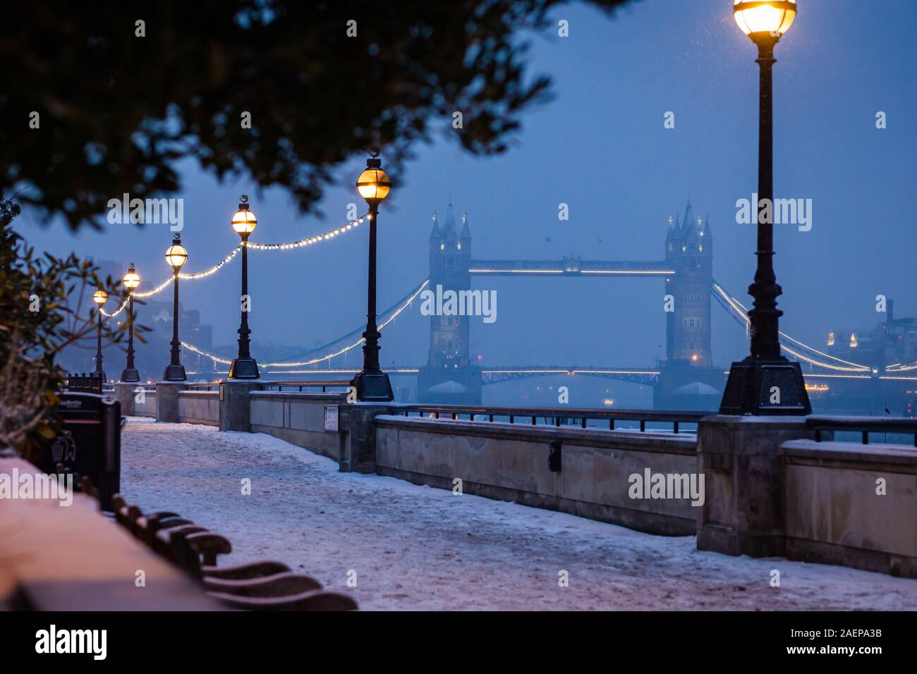 La London Tower Bridge en hiver Banque D'Images
