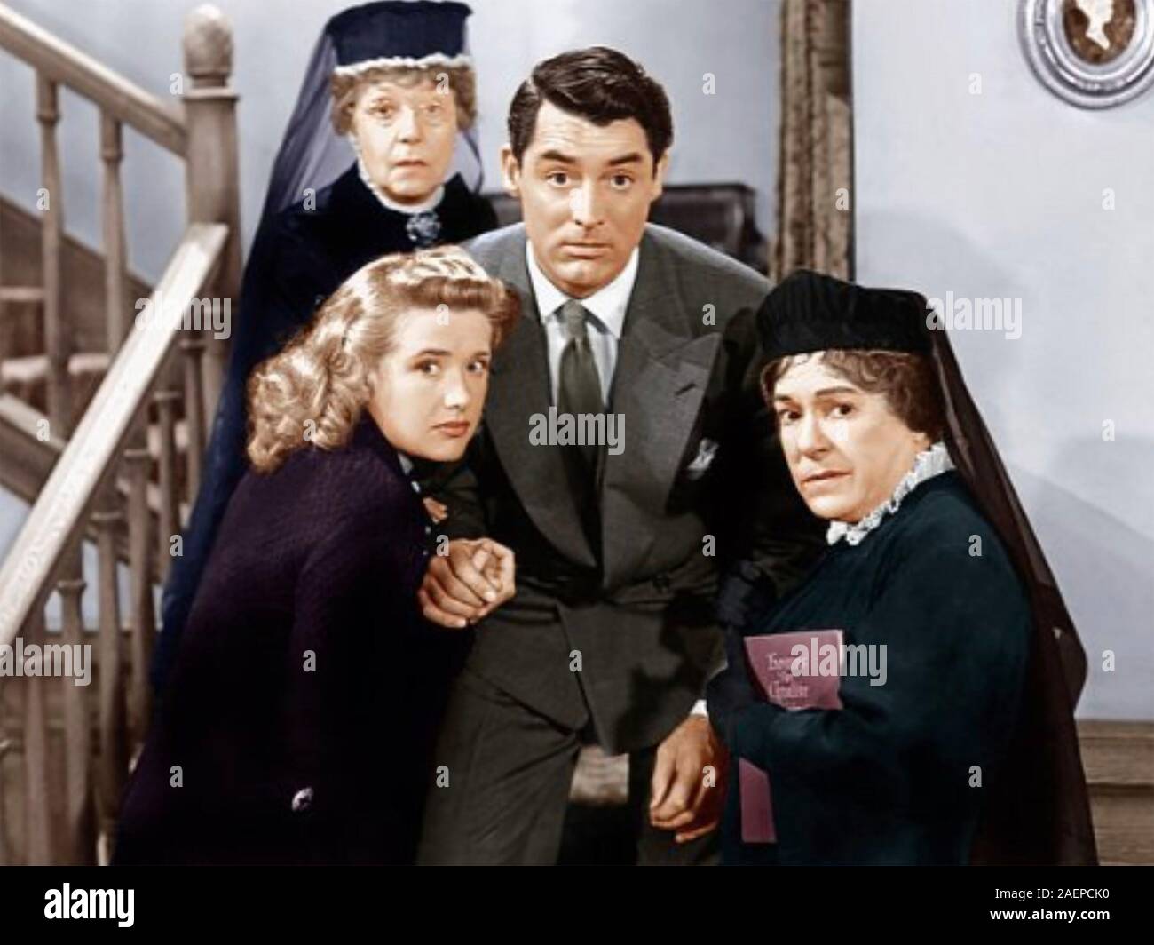 ARSENIC et VIEILLES DENTELLES 1944 Warner Bros film avec Cary Grant et Priscilla Lane en bas à gauche Banque D'Images