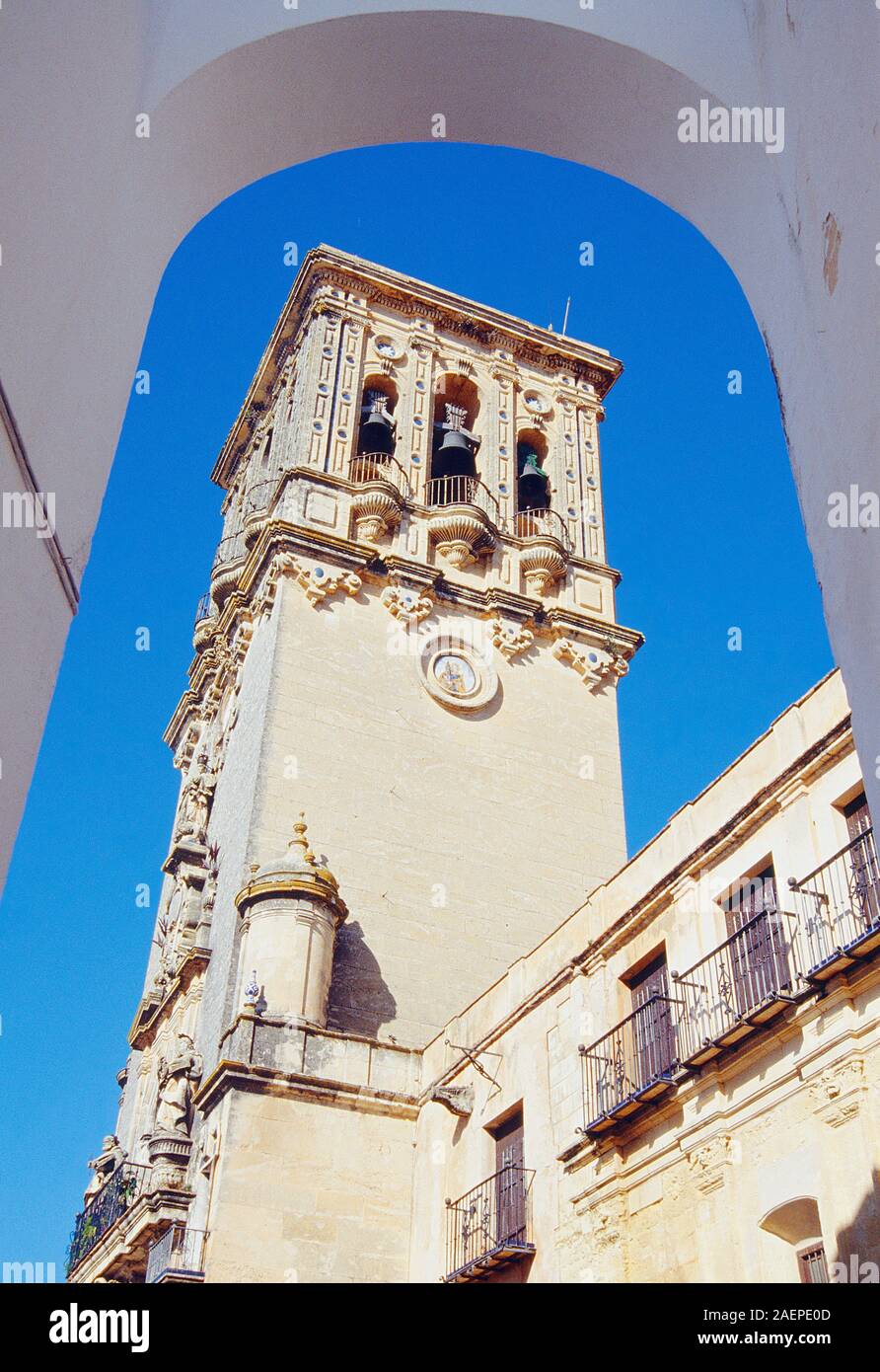 Tour de basilique Santa Maria. Arcos de la Frontera, province de Cadiz, Andalousie, espagne. Banque D'Images