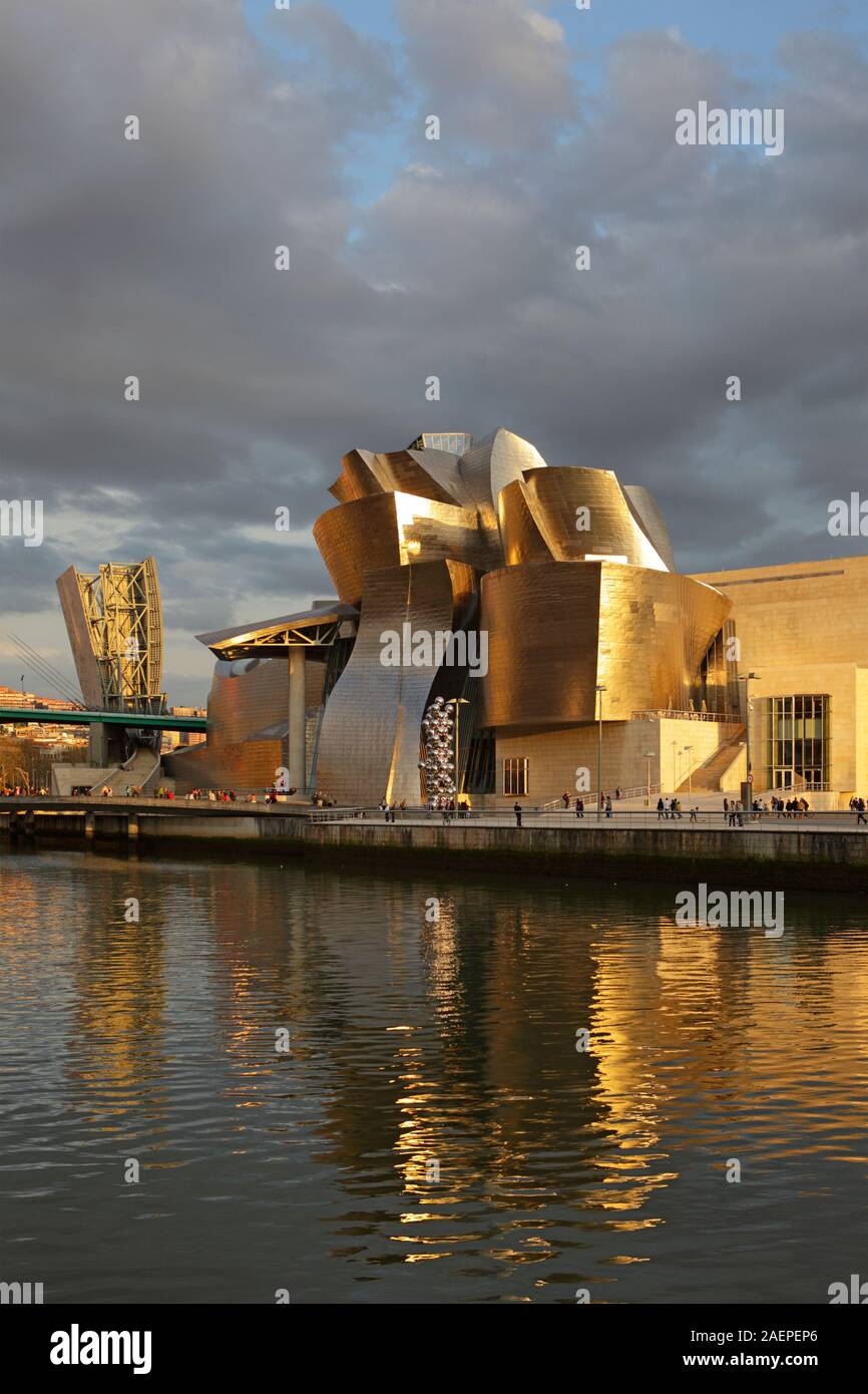 Le moderne Musée Guggenheim, Bilbao, Espagne Banque D'Images