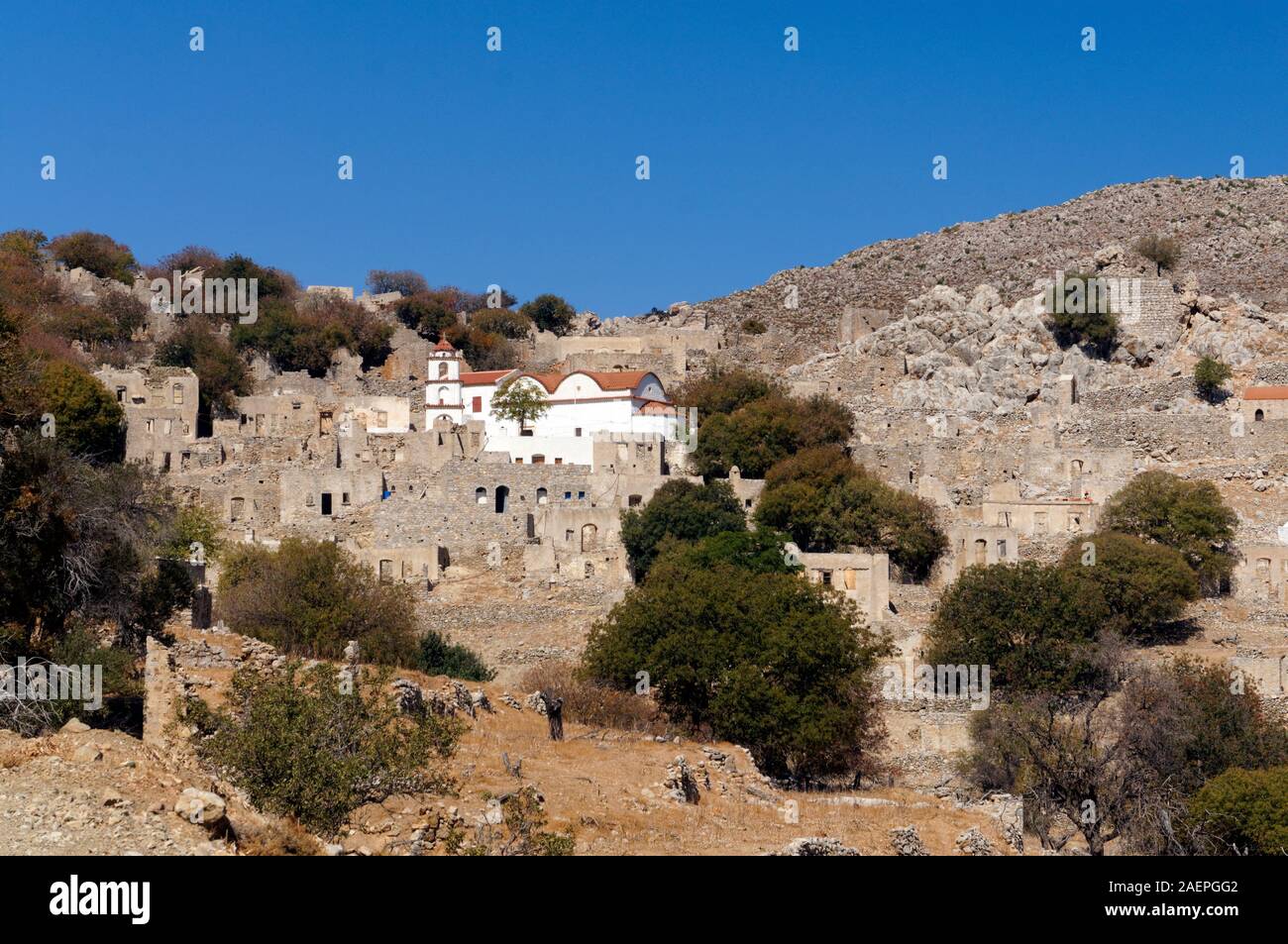 Le village abandonné de Mikro Horio, Tilos, îles du Dodécanèse, Egée du Sud, la Grèce. Banque D'Images