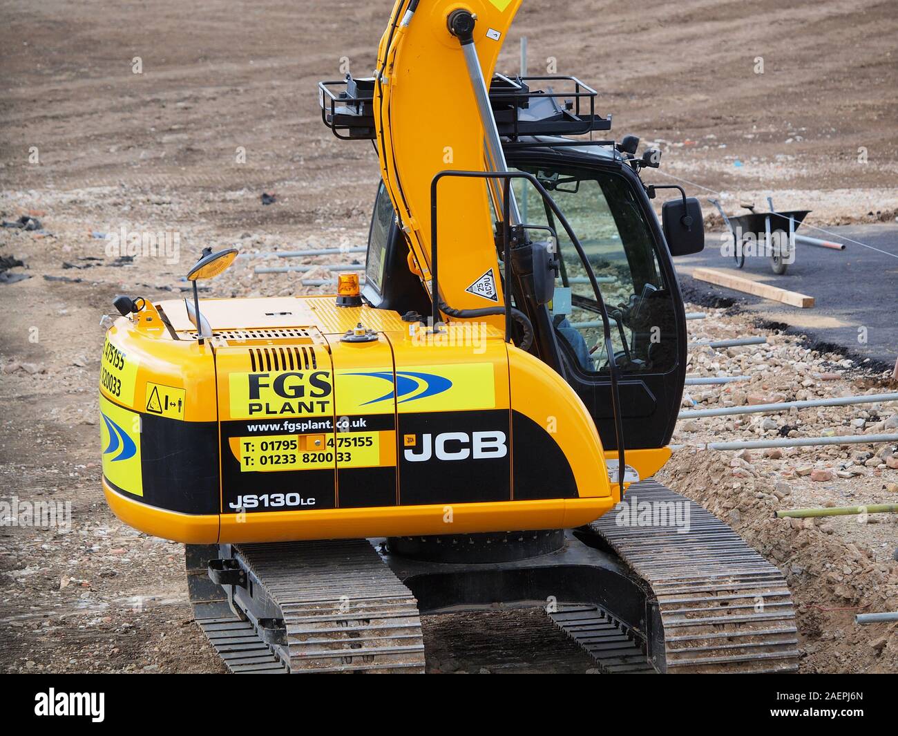 Une JCB jaune 13 tonnes pelle à chenilles - JS130LC. Banque D'Images