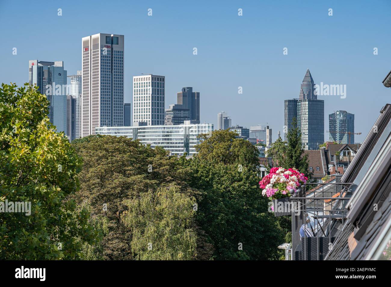 Toits de Francfort par jour - vue depuis le balcon Banque D'Images