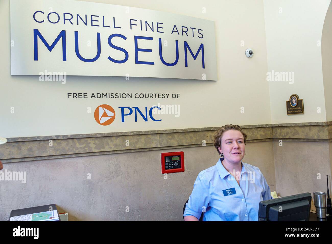 Orlando Winter Park Florida, Rollins College, Cornell Fine Arts Museum, hall, réception, entrée gratuite, sponsor d'entreprise, PNC, femme, docent, assista Banque D'Images