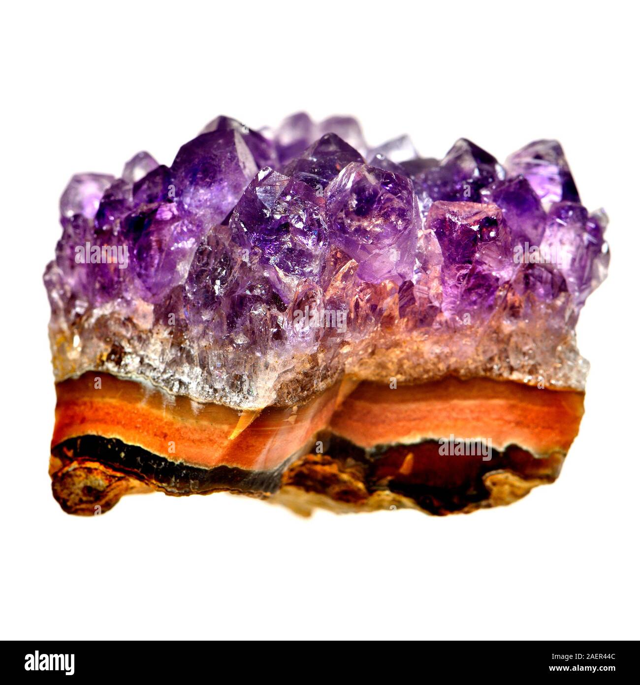Les cristaux d'Améthyste (quartz violet) sur matrix Banque D'Images