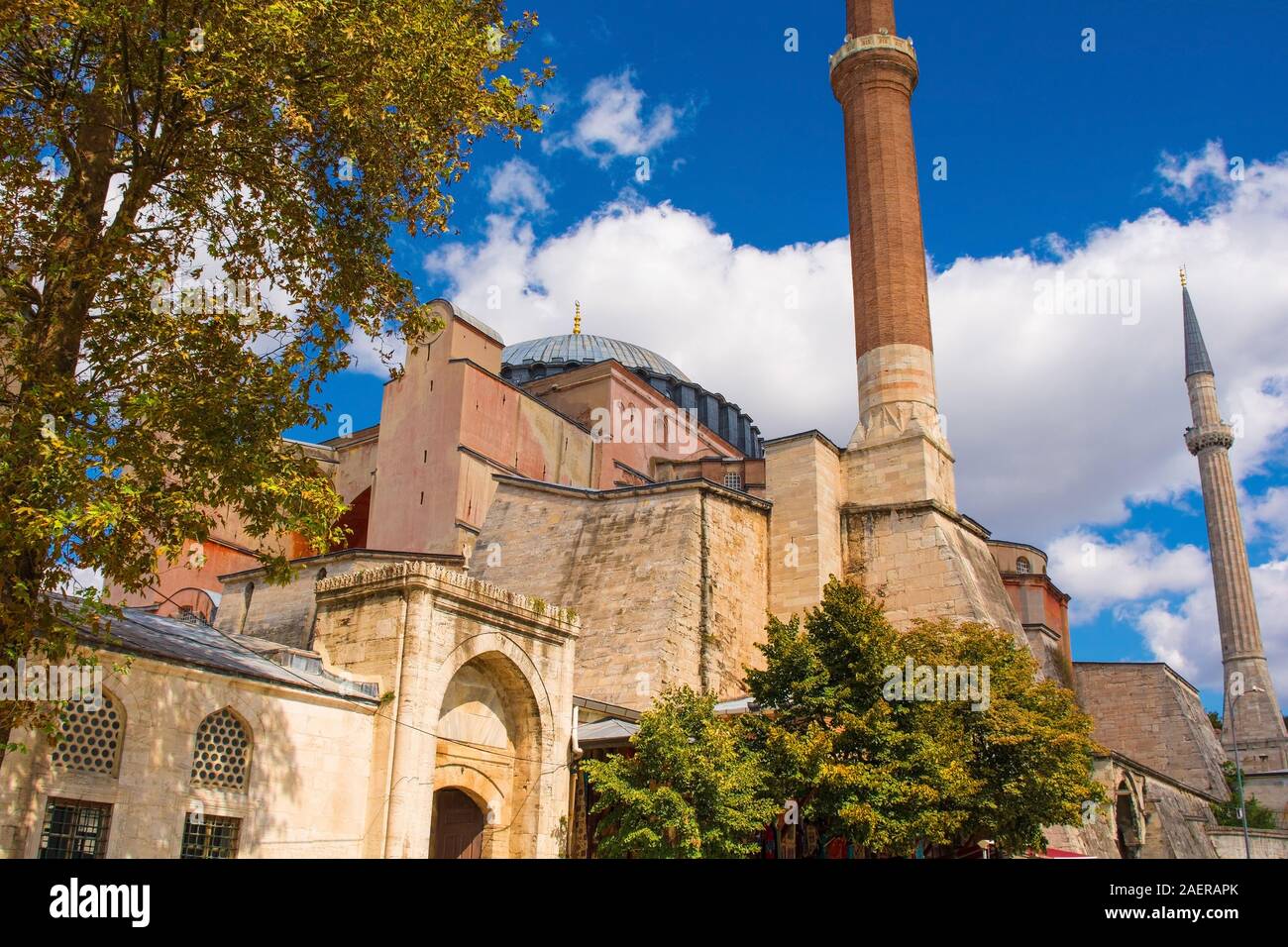 Tombes des Sultans entrée privée sur le côté de Ayasofia ou Hagia Sofia ...