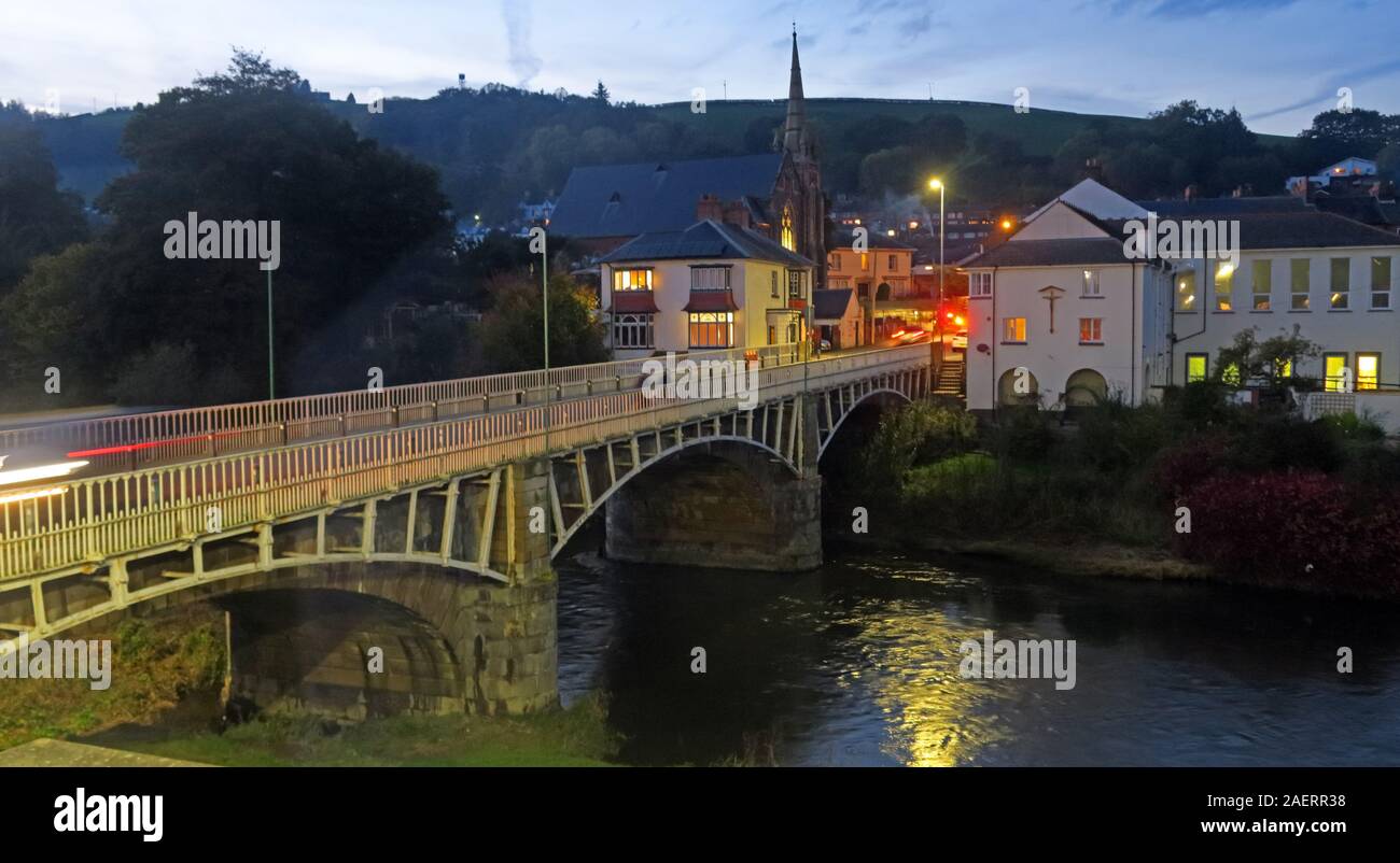 Centre-Galles, pont Newtown Severn, au crépuscule, Newtown, Powys, pays de Galles, Banque D'Images