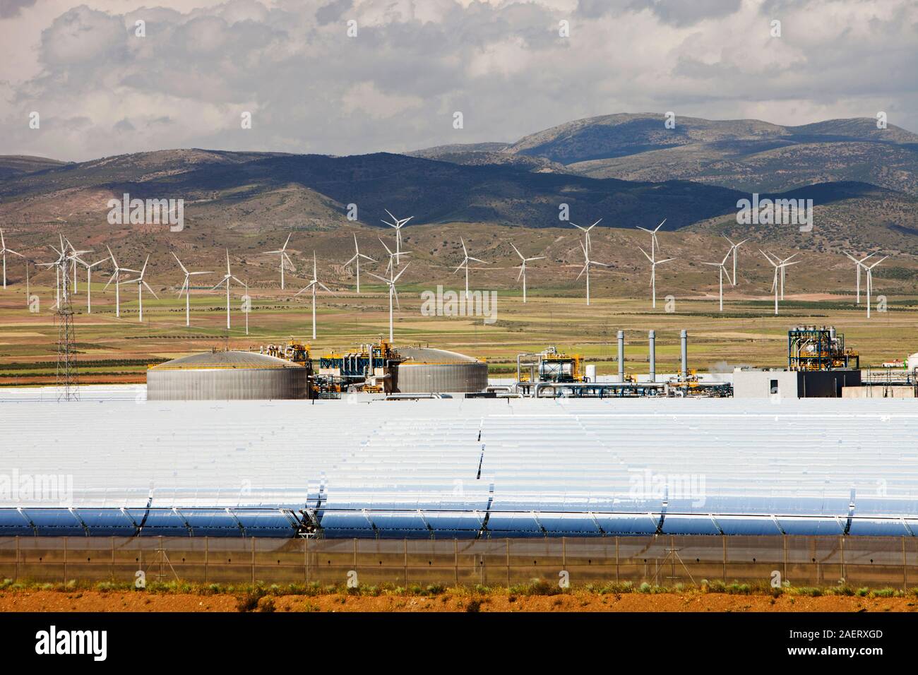 Le solaire d'Andasol près de Guadix en Andalousie, Espagne, est la première et la plus grande centrale solaire thermique collecteurs paraboliques power station. Il a été Banque D'Images