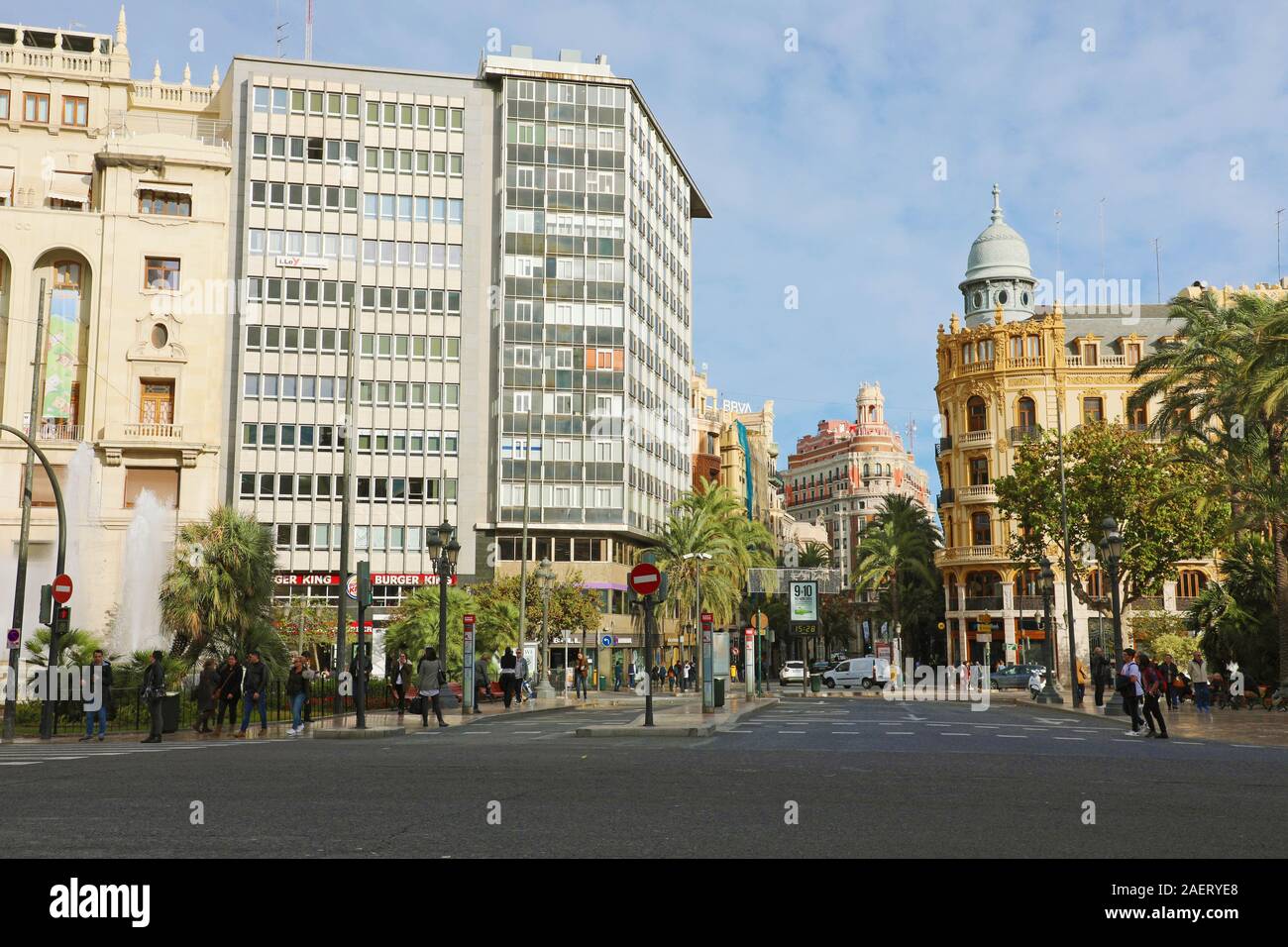 VALENCIA, Espagne - NOVEMER 27, 2019 : Plaça de l'Ajuntament square à Valence, Espagne Banque D'Images