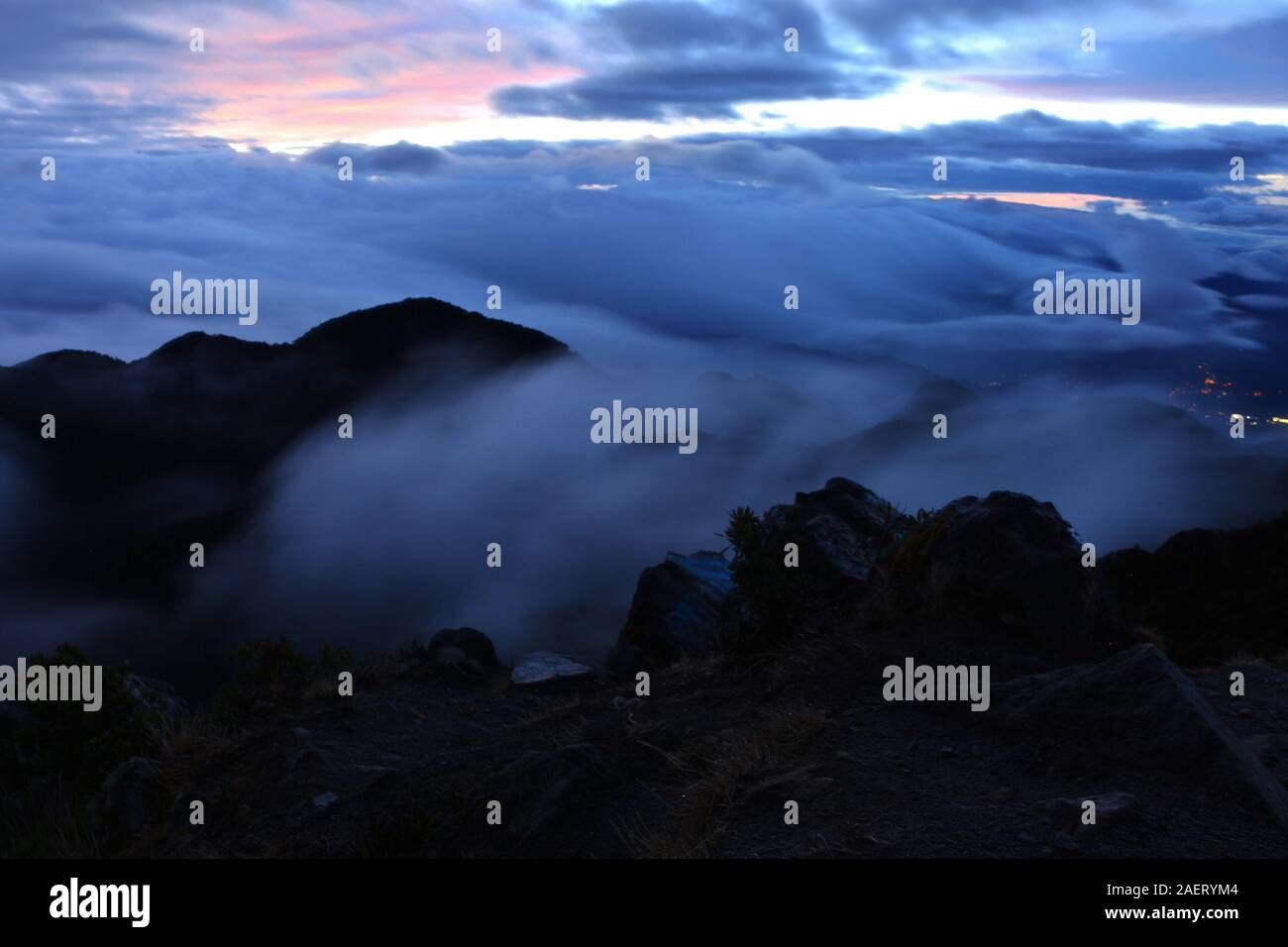 Océan de nuages à Volcán Barú au Panama Banque D'Images