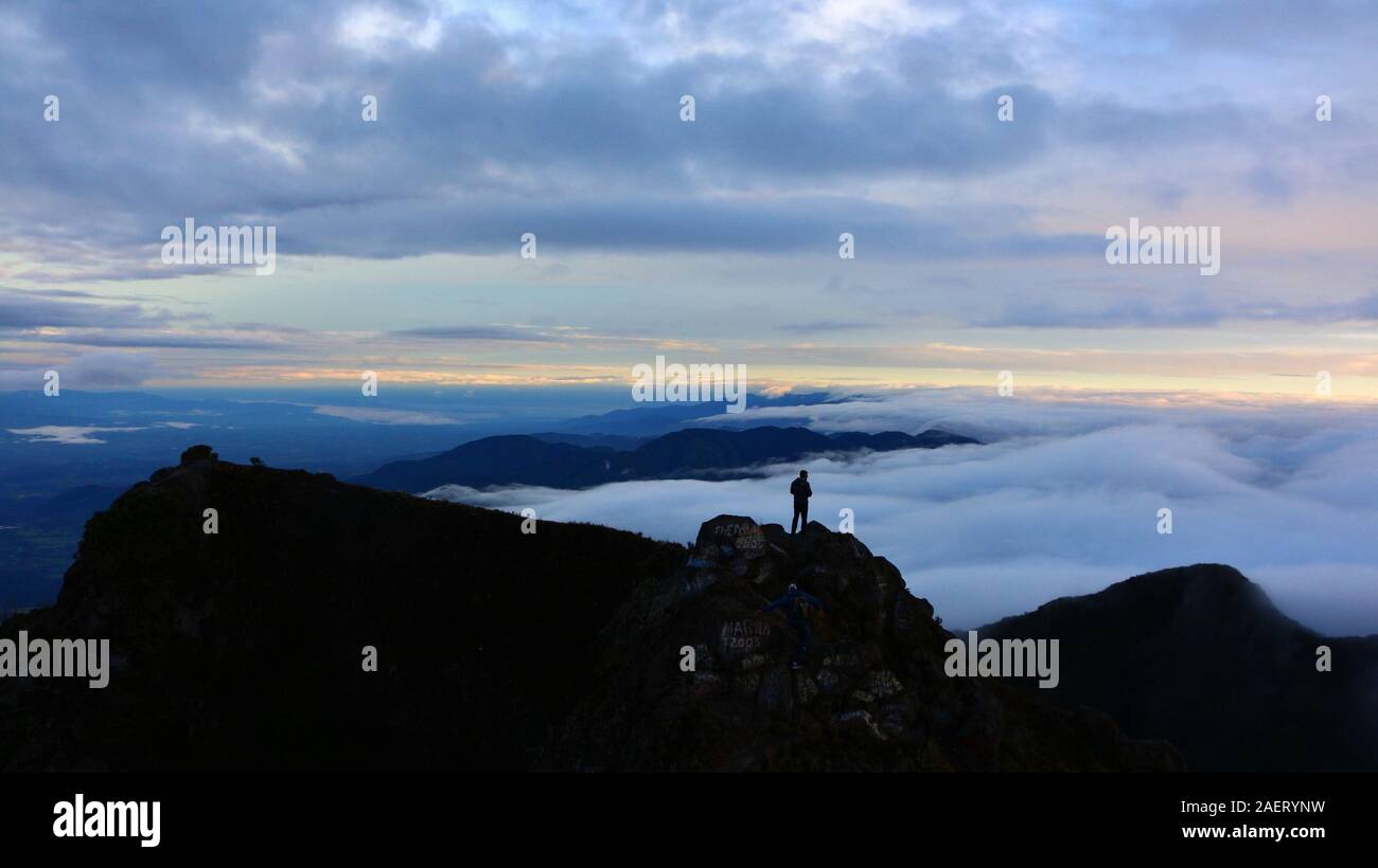 Lever du soleil avec vue sur Volcán Barú au Panama Banque D'Images