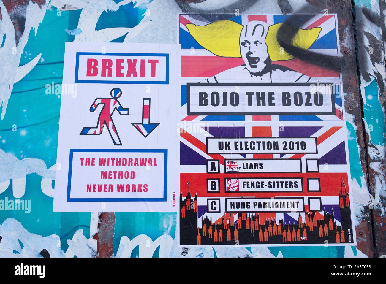 Affiches de protestation sur brexit et sur les prochaines élections britanniques 2019 montrant les options de vote de menteurs (conservateurs), clôture sitters (travail) et hung parl Banque D'Images