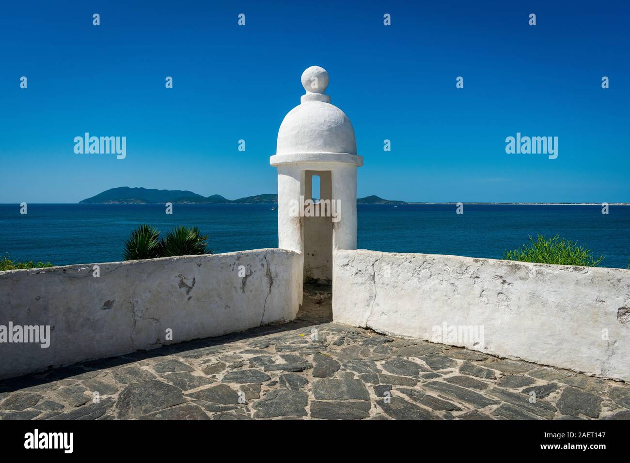 Vieux fort mer tropicale dans l'Atlantique du Brésil. Banque D'Images