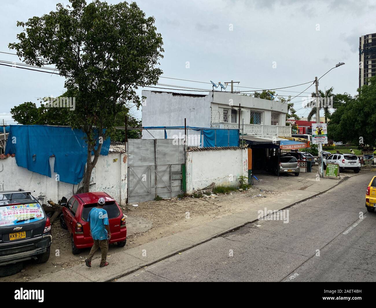 Colombie-britannique/Cartagena-11/5/19 : Une rue typique à Cartagena, Colombie avec l'architecture en ruine. Banque D'Images