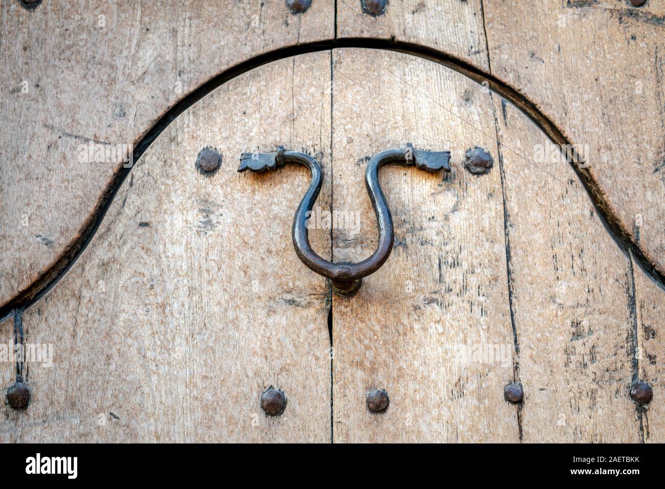 Un knocker orne une porte en bois , Bogotá.‡ , Colombie Banque D'Images
