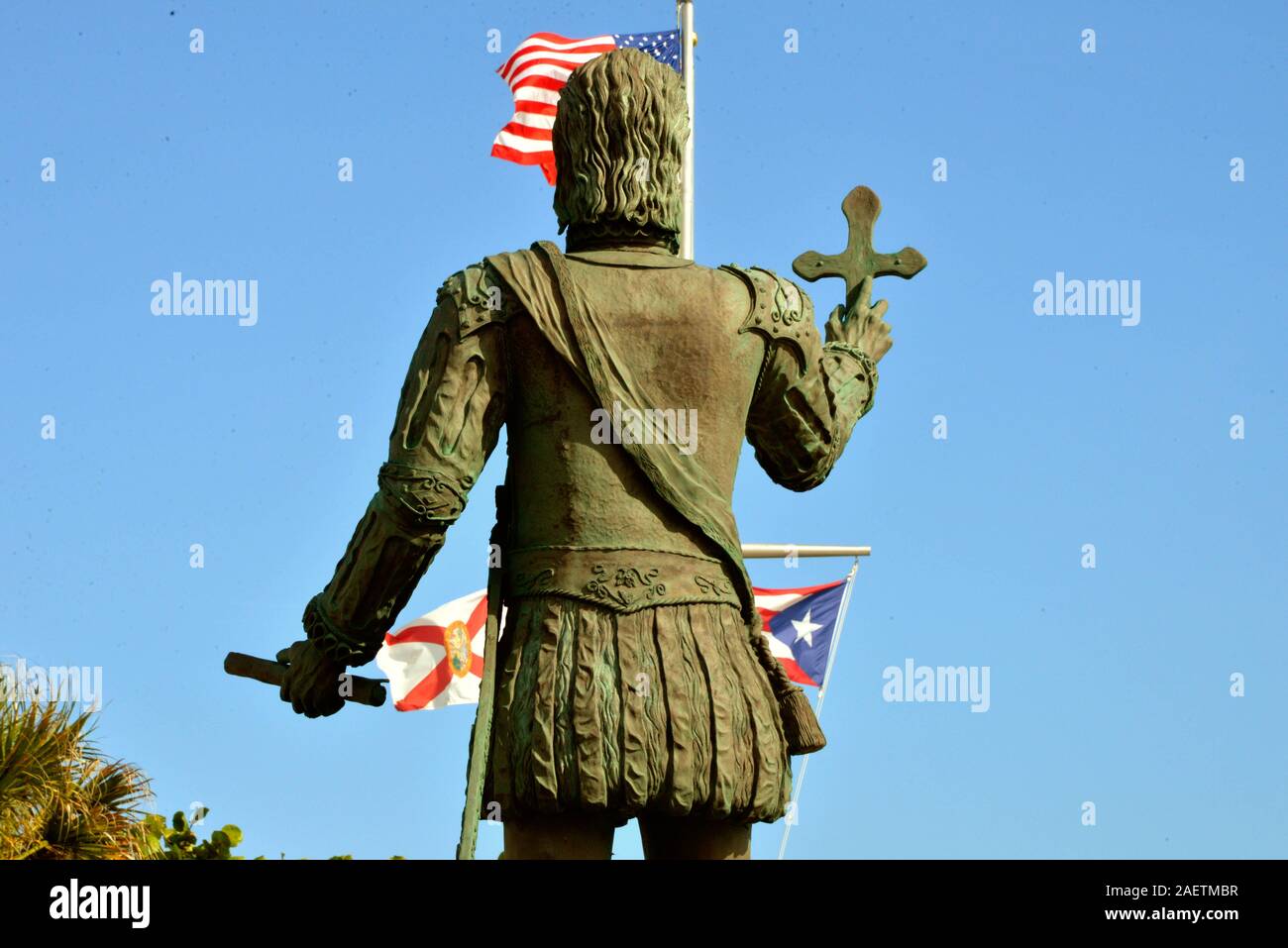 Melbourne Beach, en Floride. USA. 10 décembre 2019, les citoyens concernés Samantha Nazario reproche à Brevard Comté Commissaire John Tobia qui veut que l'espagnol et Portoricains drapeaux enlevés de Juan Ponce de Leon Landing Park. Il n'est pas prouvée Tobia maintient le fondateur ont été débarquées et le parc devrait être renommé. La commission a voté 3-2 contre tout changement. . Crédit photo Julian Poireau / Alamy Live News Banque D'Images