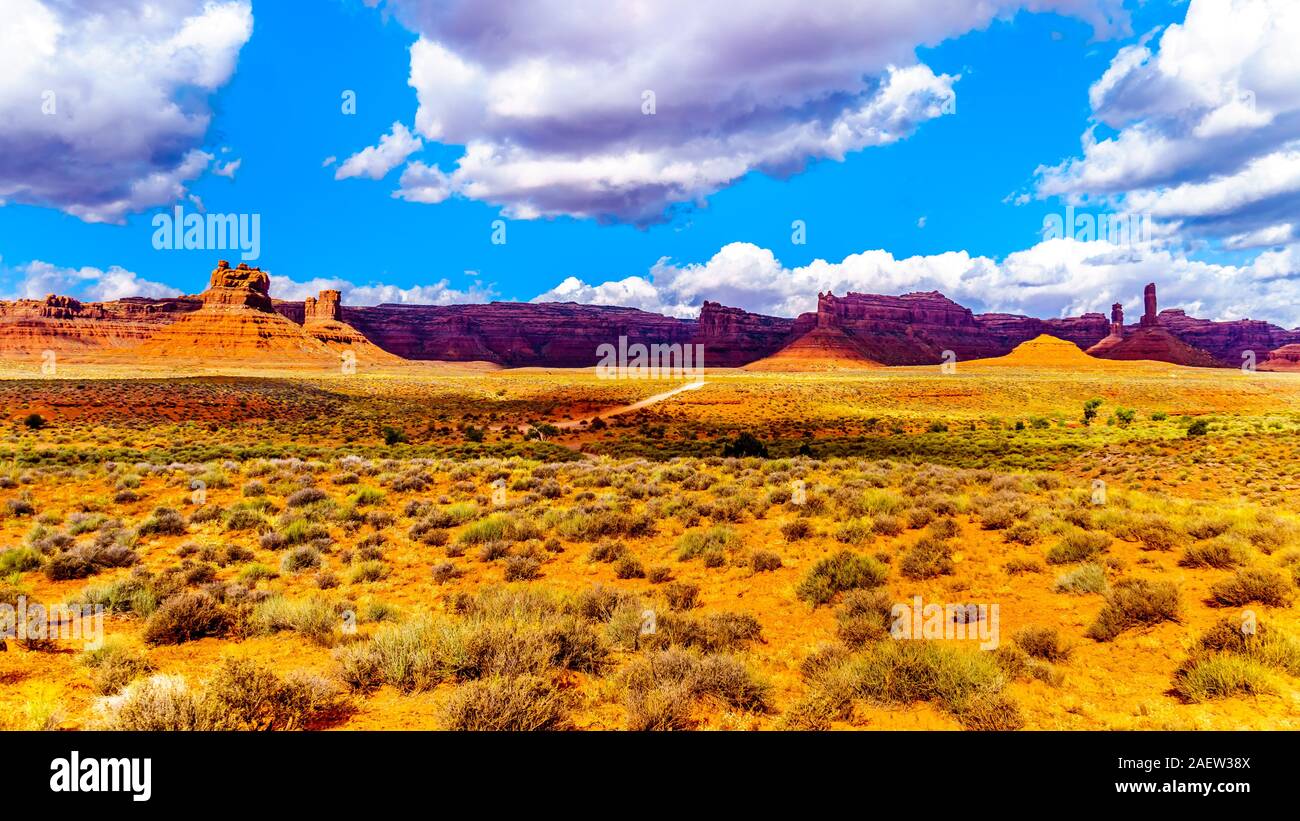 Les buttes de grès rouge et dans le Désert des Pinnacles semi paysage