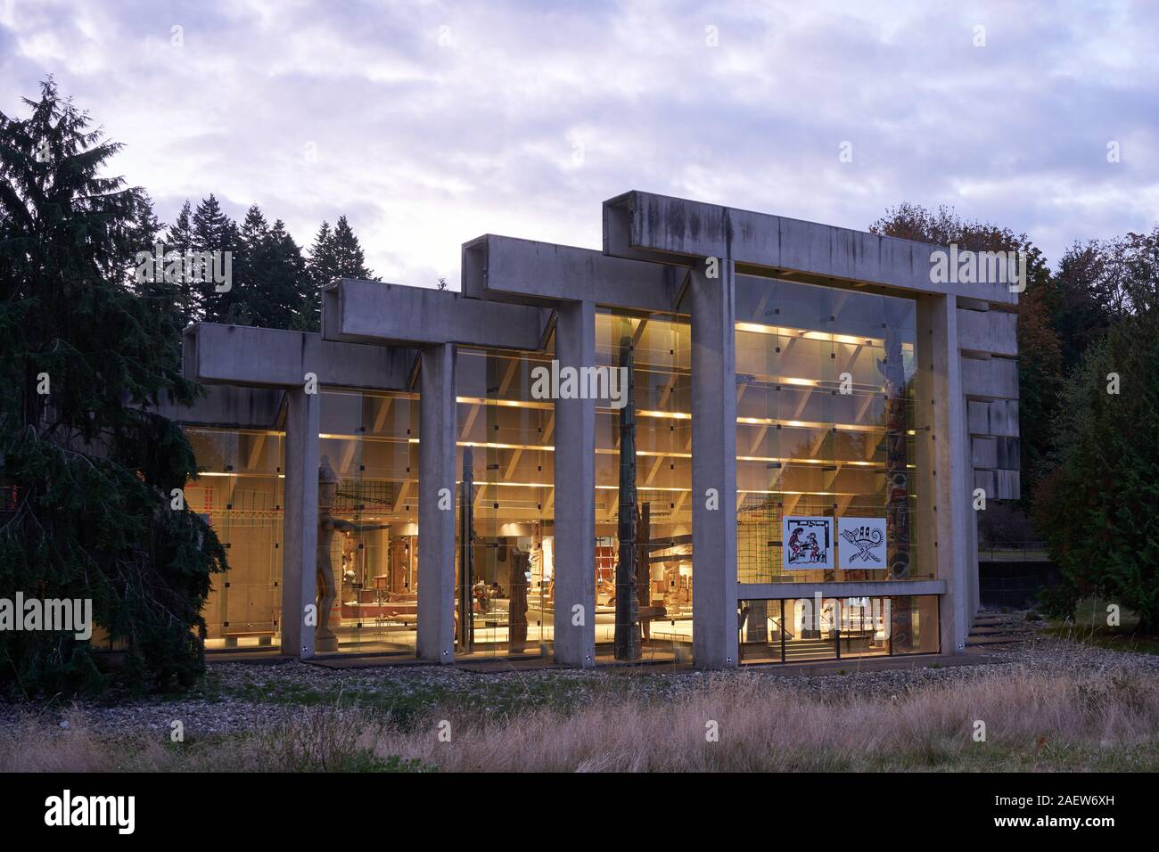 Musée d'anthropologie de l'UBC, renommé pour ses expositions d'arts et de cultures du monde, en particulier les œuvres des gouvernements des bandes des Premières nations. Banque D'Images