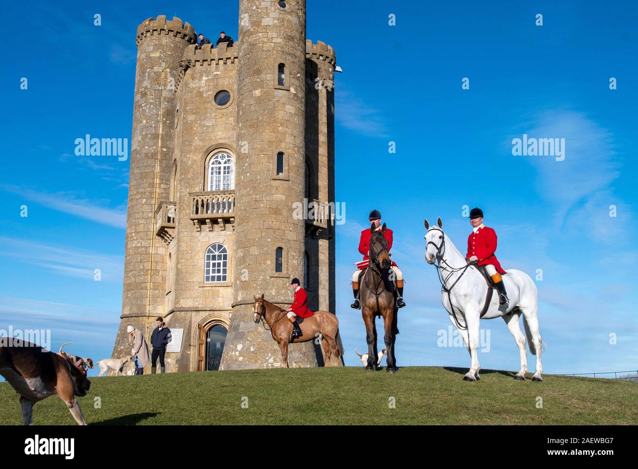 02/12/2019. Les membres de l'Amérique du Cotswolds Hunt se rassemblent à Broadway Tower dans les Cotswolds nr le village de Broadway dans le Worcestershire. Banque D'Images