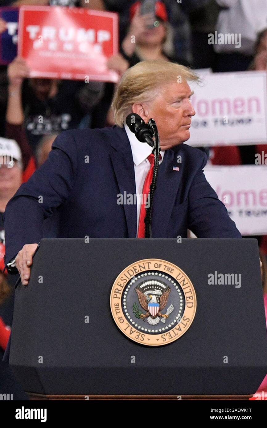 HERSHEY, PA - 10 décembre : le président américain Donald Trump prend la parole à un rassemblement électoral le 10 décembre 2019 à Giant Center à Hershey, en Pennsylvanie. Banque D'Images