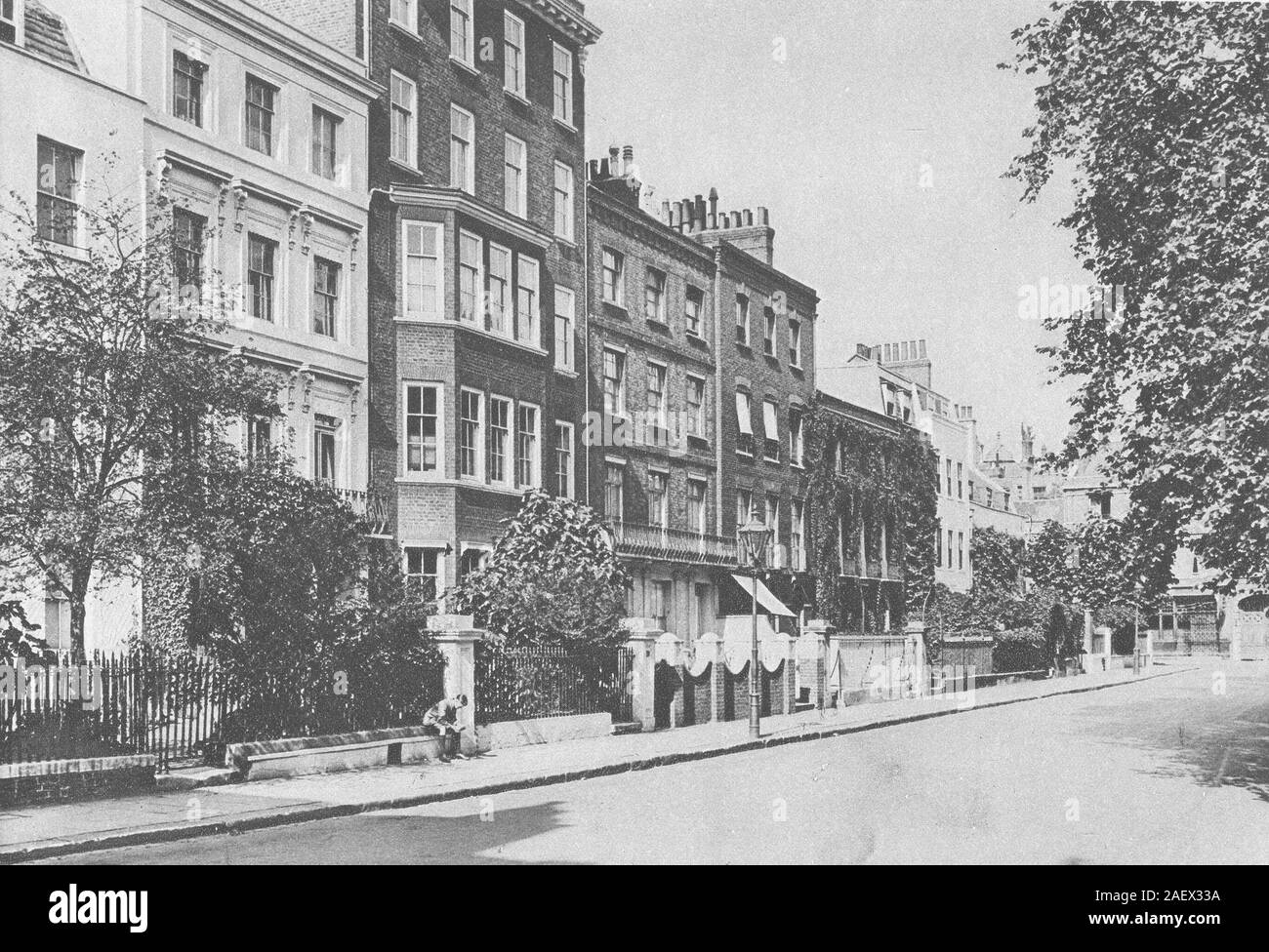 Londres. Kensington Square. La rue Young. John Stuart Mill. Thackeray 1926 Banque D'Images