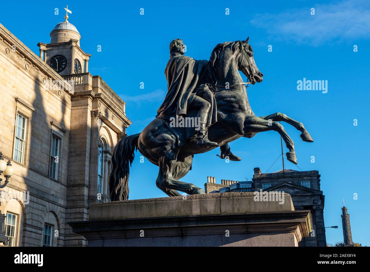 Statue du duc de Wellington à l'extérieur Inscription Maison sur Princes Street à Édimbourg, Écosse, Royaume-Uni Banque D'Images