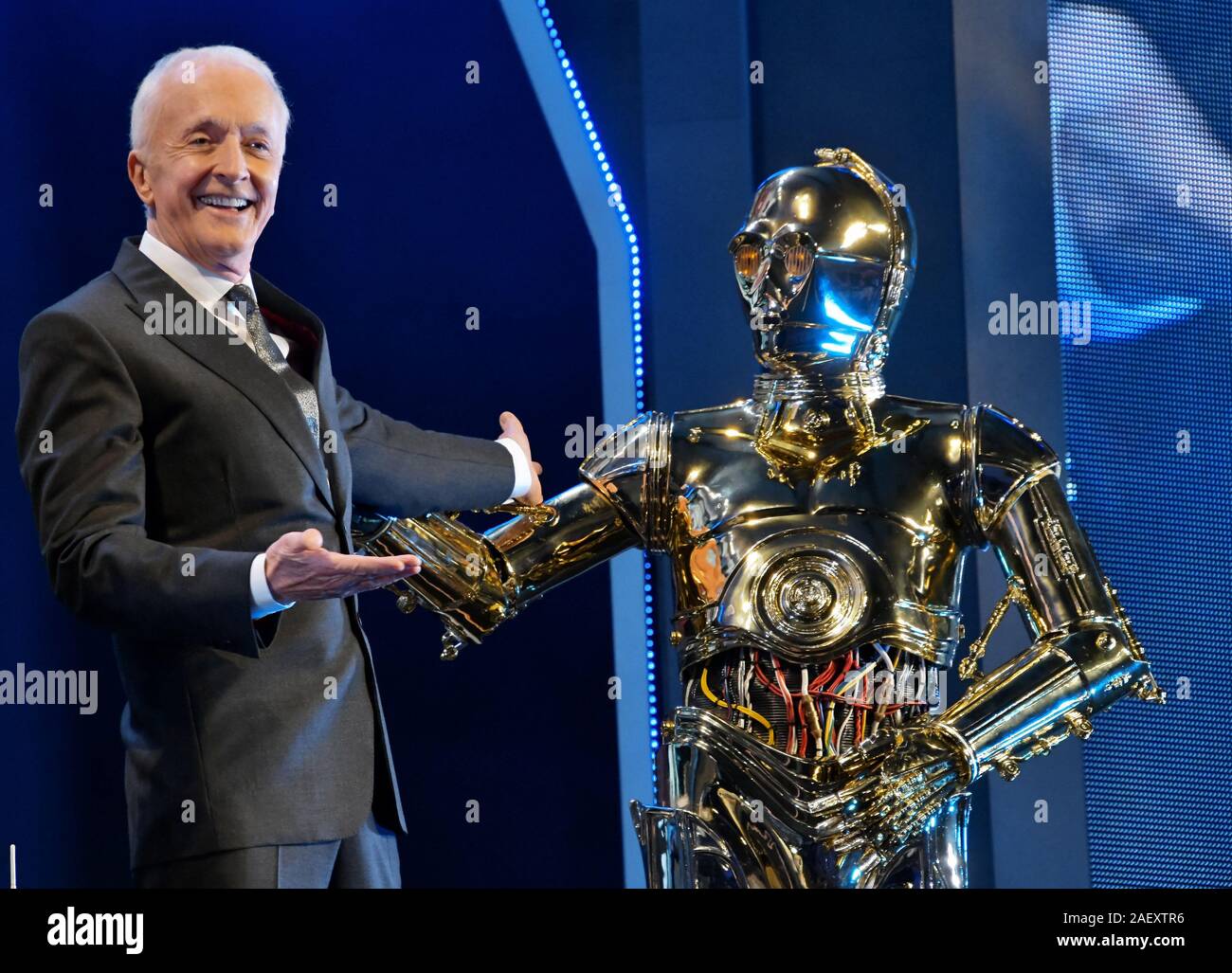 Tokyo, Japon. Dec 11, 2019. Anthony Daniels assiste au Japon premiere pour le film 'Star Wars : La montée de Skywalker' à Tokyo, Japon le mercredi, Décembre 11, 2019. Ce film sera ouverte le 20 décembre dans le monde. Avant cela, une projection spéciale aura lieu à Hokkaido, Tokyo, Aichi, Osaka et Fukuoka au Japon le 19 décembre. Credit : UPI/Alamy Live News Banque D'Images