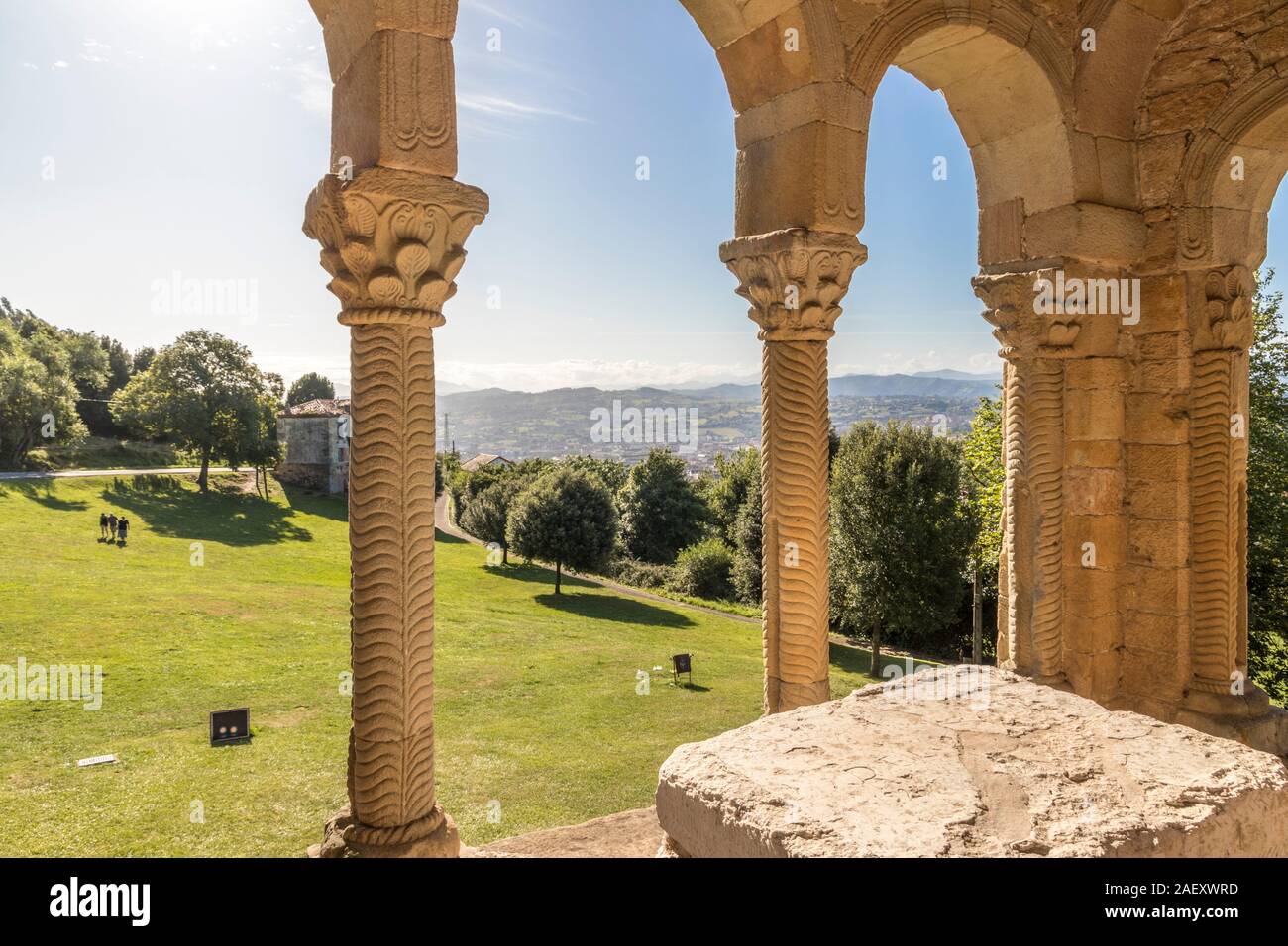 Oviedo, Espagne. L'église de Santa Maria del Naranco, un Catholique temple pré-romane dans les Asturies. Un site du patrimoine mondial depuis 1985 Banque D'Images