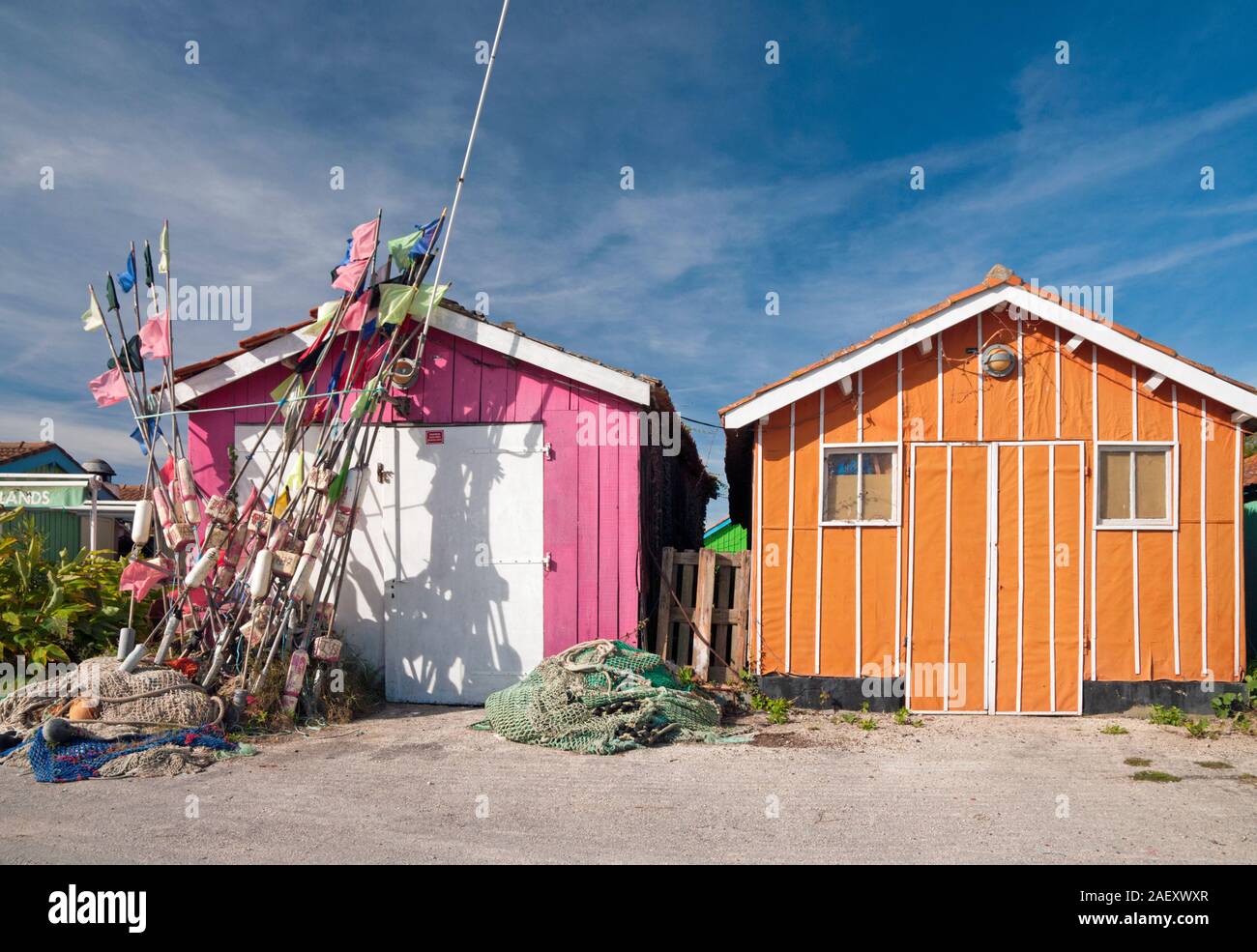 Cabanes de pêche colorés, Château d'Oléron, Charente-Maritime (17), France, Nouvelle-Aquitaine Banque D'Images