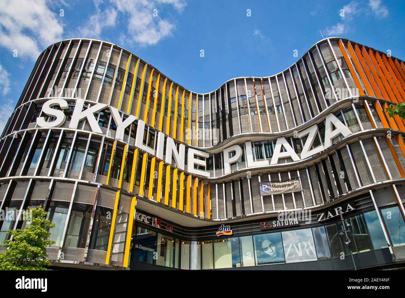 Francfort, Hesse/Deutschland - 13 juillet 2019Façade de shopping mall Skyline Plaza à Francfort Banque D'Images