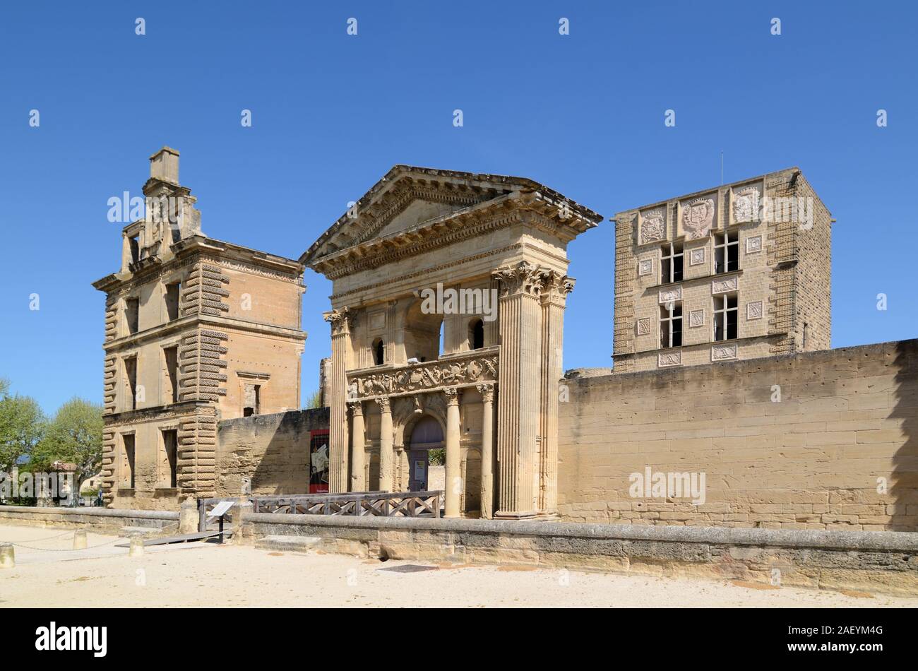 Château Renaissance en ruines de La Tour-d'Aigues Vaucluse Luberon Provence France Banque D'Images