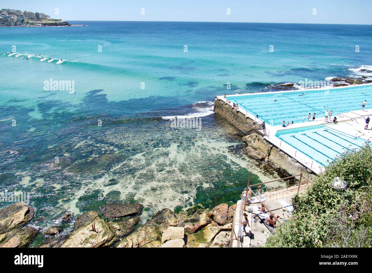 La plage de Bondi à Sydney, Australie. Plage idyllique dans la banlieue est de Sydney. Banque D'Images