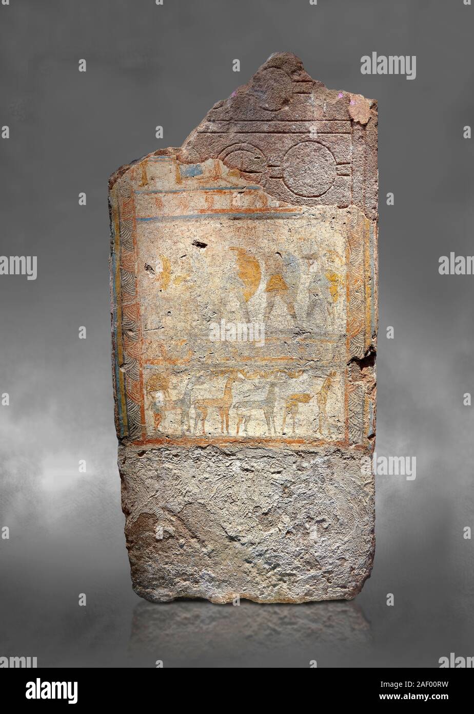 Stèle funéraire mycénien avec peint des scènes de guerriers, Mycènes Mycènes Tombeau Chambre Musée Archéologique d'Athènes. Cat No 3256.12e 100 BC. Gray Banque D'Images