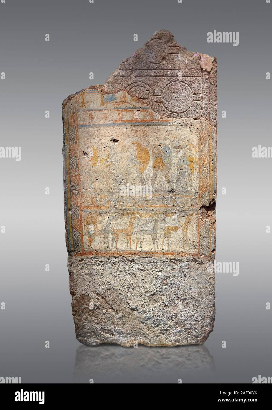 Stèle funéraire mycénien avec peint des scènes de guerriers, Mycènes Mycènes Tombeau Chambre Musée Archéologique d'Athènes. Cat No 3256.12e 100 BC. Gray Banque D'Images