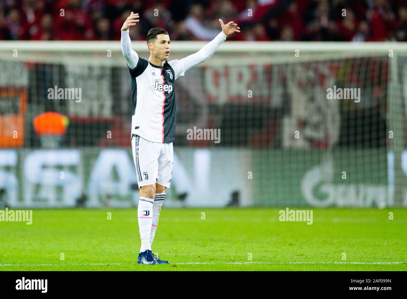 Leverkusen, Allemagne. Dec 11, 2019. Football : Ligue des Champions, le Bayer Leverkusen - stade Juventus Turin, Groupe, Groupe D, 6e journée. Cristiano Ronaldo de Turin. Crédit : Rolf Vennenbernd/dpa/Alamy Live News Banque D'Images