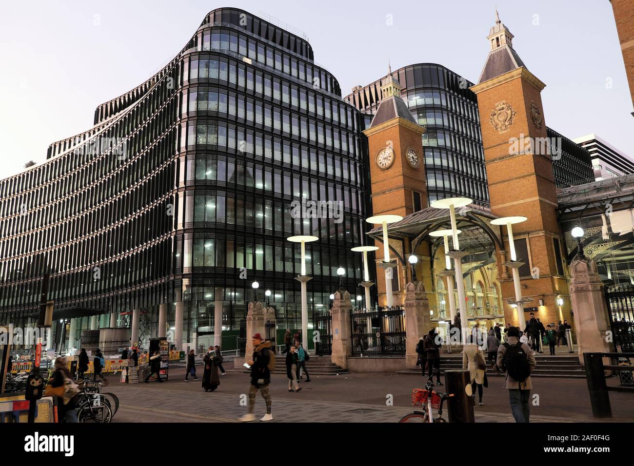 100 Liverpool Street vue extérieure au développement de capacités au Broadgate près de la gare de Liverpool Street dans la ville de London England UK KATHY DEWITT Banque D'Images