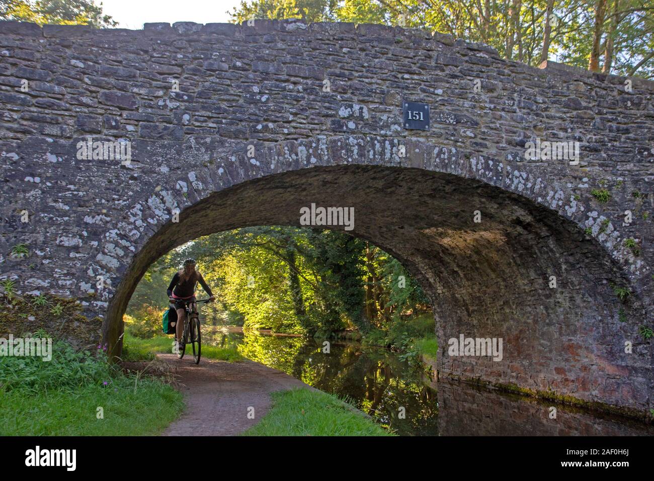 Randonnée à vélo le long du Canal de Monmouthshire et Brecon Banque D'Images