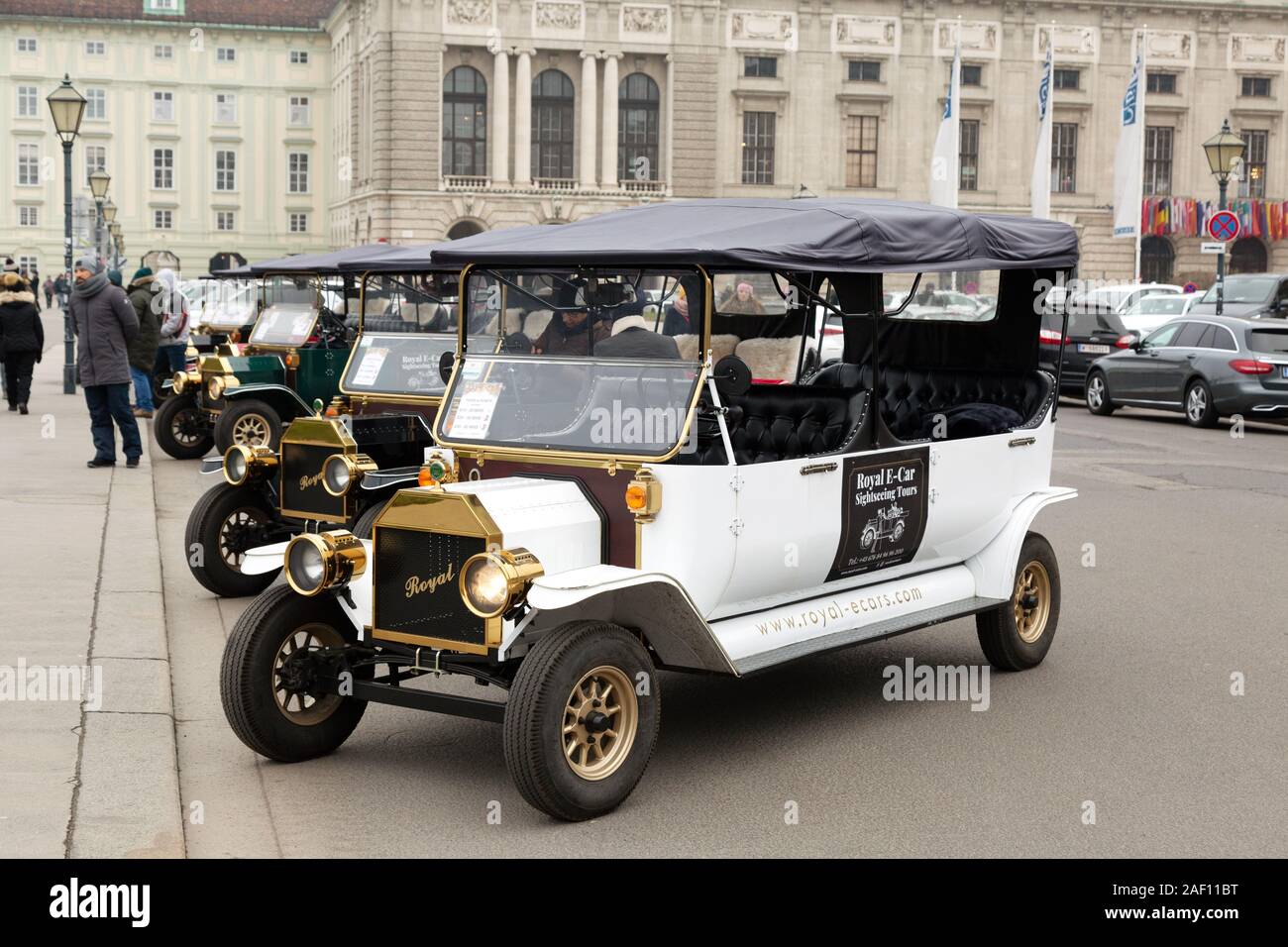 Voiture tour Vienne - reproduction voitures anciennes utilisées pour le tourisme, Vienne Autriche Europe Banque D'Images