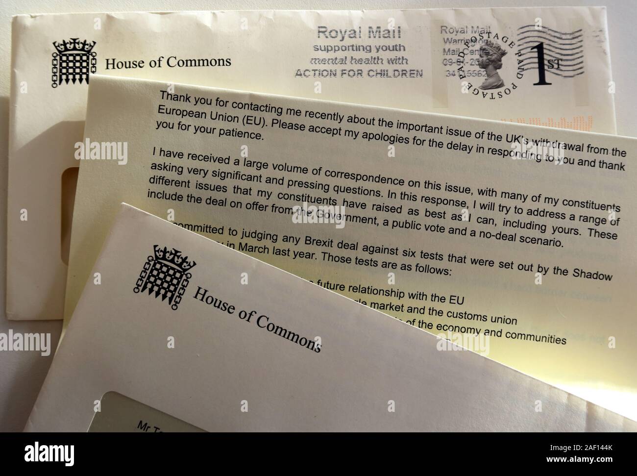 Lettre sur le papier-notes de la Chambre des communes, SW1A 0AA, 1re classe de Faisal Le député Rashid, décembre 2019 sur le Brexit Banque D'Images