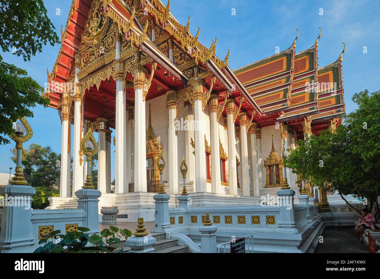 Le Bot (Ubosot) ou salle de prière de Wat Ratchaburana ou Rajaburana, également appelé Wat Liab, dans Phahurat (Pahurat), Bangkok, Thaïlande Banque D'Images