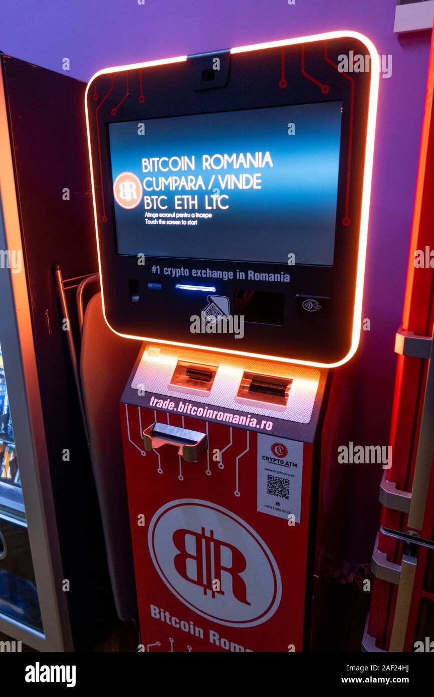 Sibiu, Roumanie - 07 novembre 2019 : UN DISTRIBUTEUR AUTOMATIQUE DE Bitcoin installés dans un hôtel à Sibiu, Roumanie. Banque D'Images
