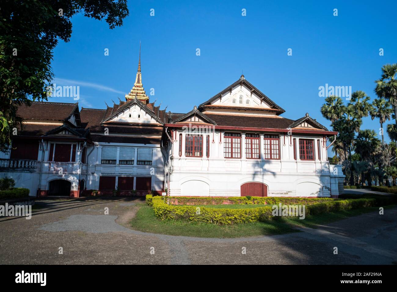 Façade du palais royal de Luang Prabang, Laos. L'attraction de la ville. Banque D'Images