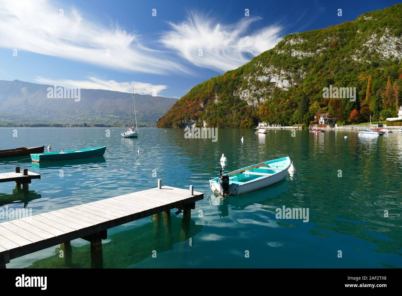 Port de plaisance de la baie de Talloires, sur les rives du lac d'Annecy, dans le département