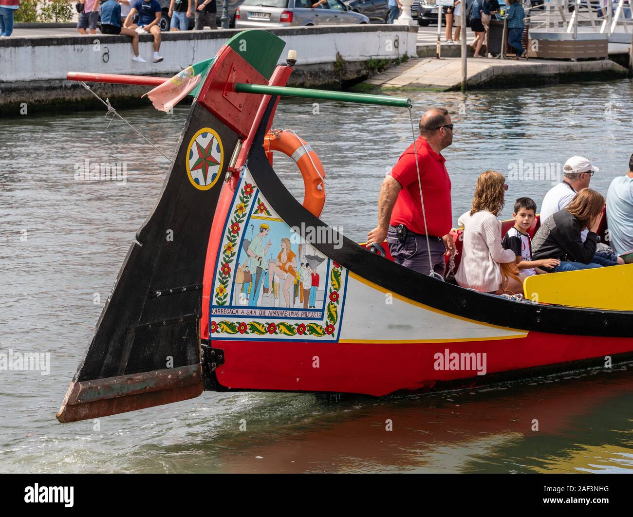 Aveiro, Portugal - 19 août 2019 : Risque peintures sur le gouvernail du bateau touristique sur les canaux Aveiro Banque D'Images