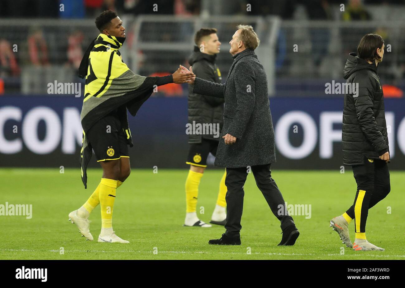 Firo : 10.12.2019, Football, saison 2019/2020, la Champions League : BVB Borussia Dortmund - le Slavia Prague 2 : 1 jubilation, Dan-Axl Zagadou avec Joachim Watzke | conditions dans le monde entier Banque D'Images