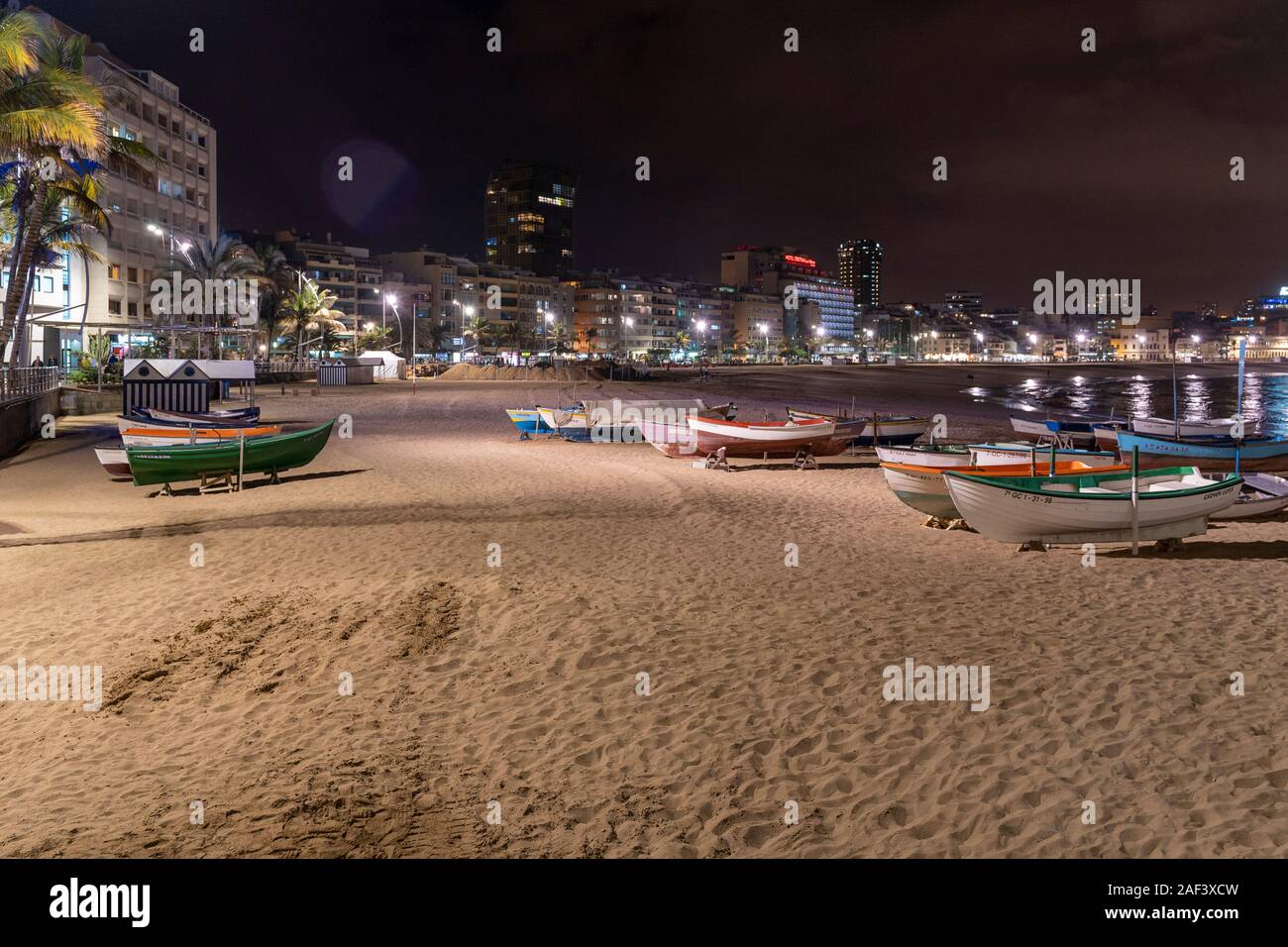 Las Palmas, Gran Canaria, Nov, 2019 : une vue sur la promenade de Playa de las Canteras, à Las Palmas de Gran Canaria Novembre 2019 Banque D'Images