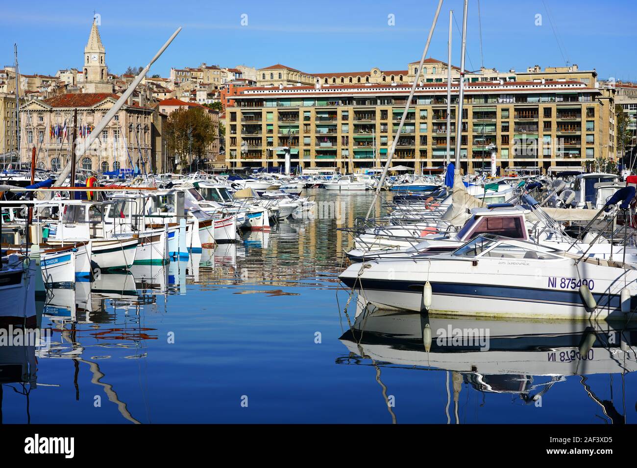 MARSEILLE, FRANCE -13 nov 2019- Vue sur le monument Vieux Port et marina à Marseille, France. Banque D'Images