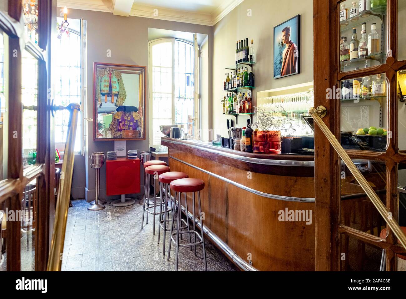 Le bar à cocktails à Grand Hôtel Nord-Pinus, Place du Forum, Arles, Provence, France, Europe Banque D'Images